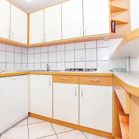 Gorgeous In Apartment *