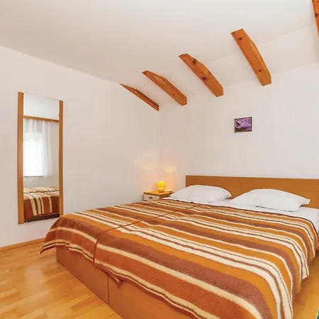 Apartman Amazing In With Swimming Pool Grizane-Belgrad