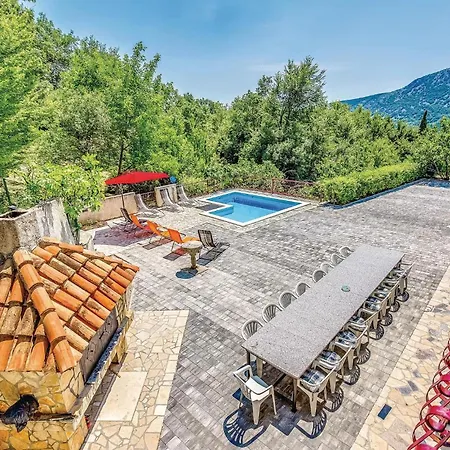 Apartman Amazing In With Swimming Pool